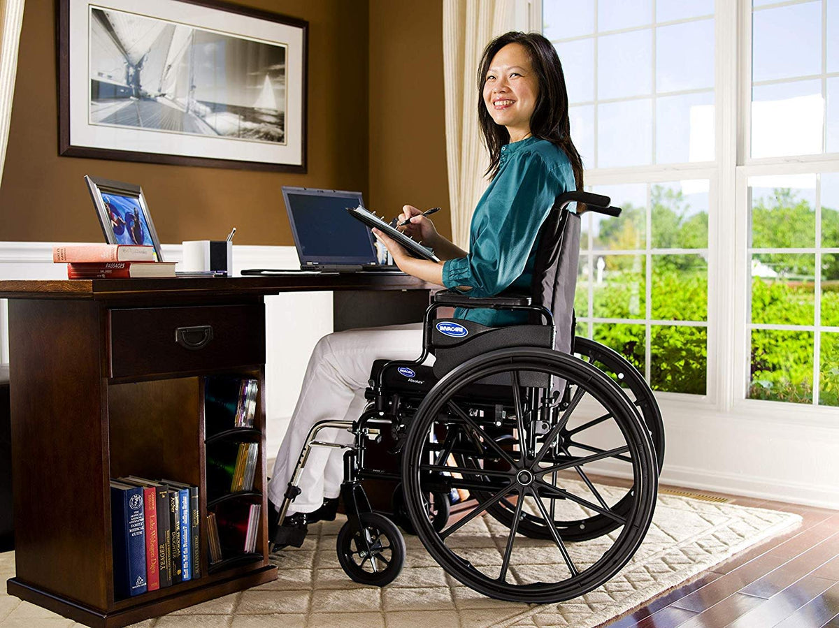 16 Inch Seat Lightweight Folding Wheelchair Q767719