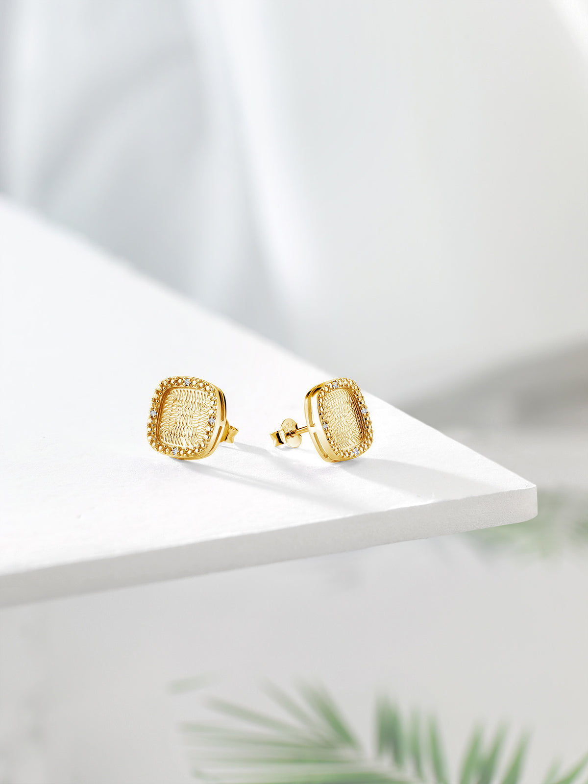 18K Yellow Gold Plated Silver Stud Earrings C813411