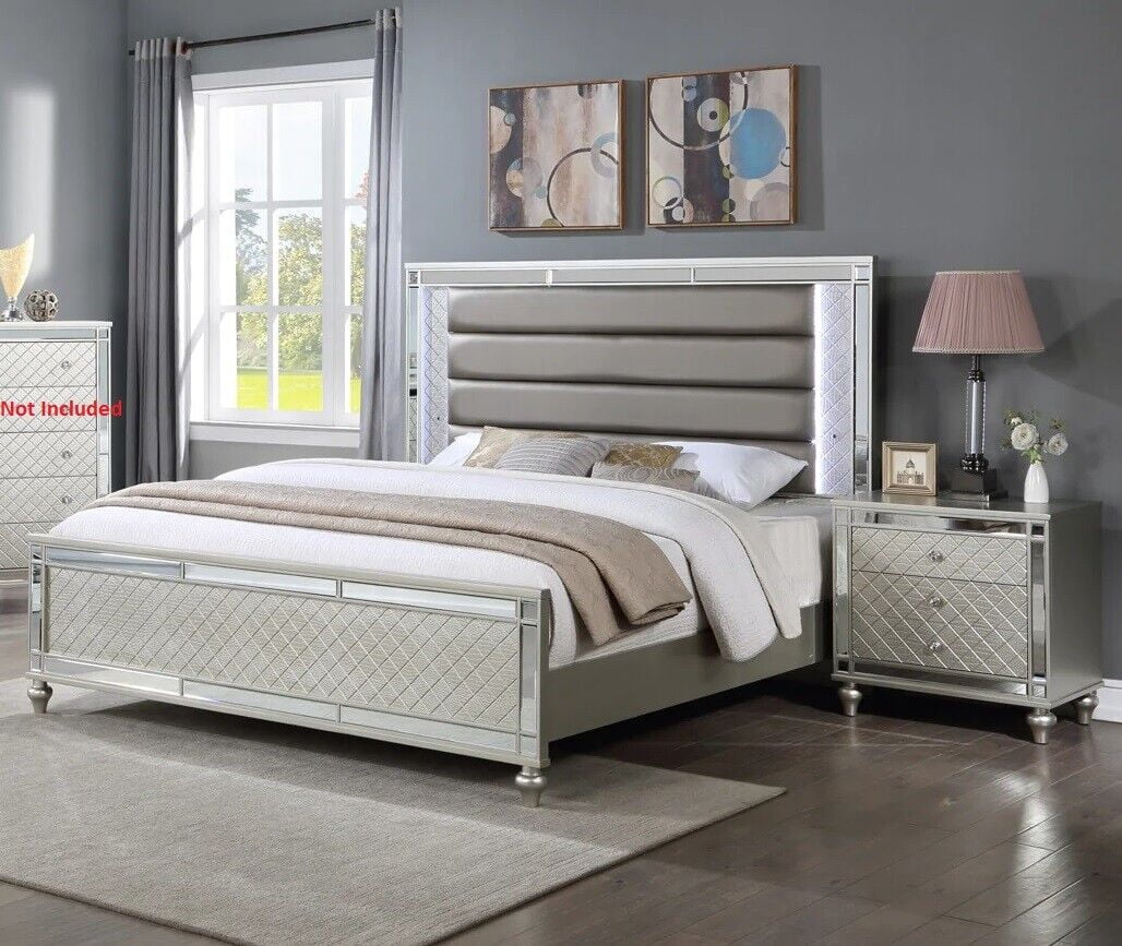 King Size Upholstery LED Bed and Nightstands H667