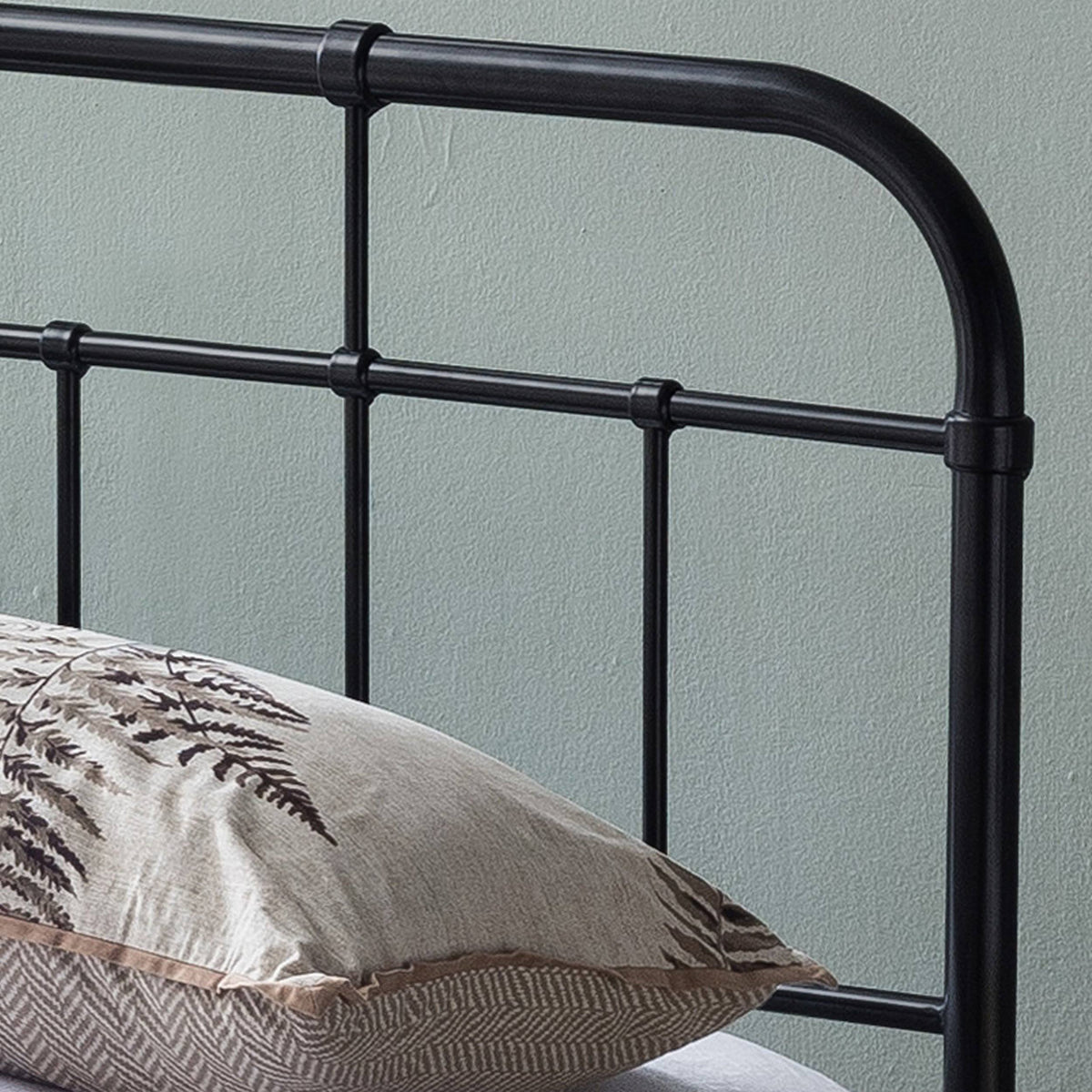 Iron Bed - Twin A32908