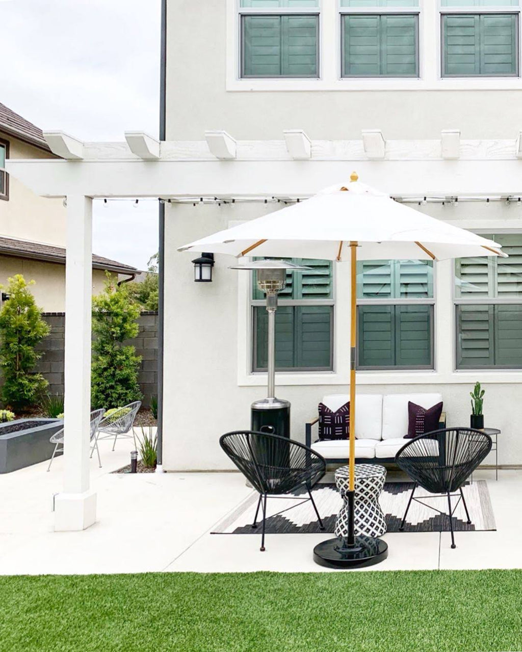 7.5 ft. Dark Wood Cafe Velum Sunbrella Umbrella S85640