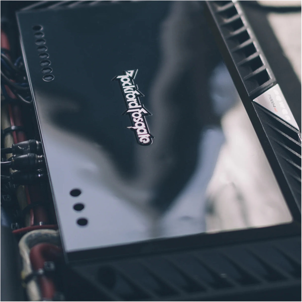 1,000 Watt Class-ad 4-Channel Amplifier H3694