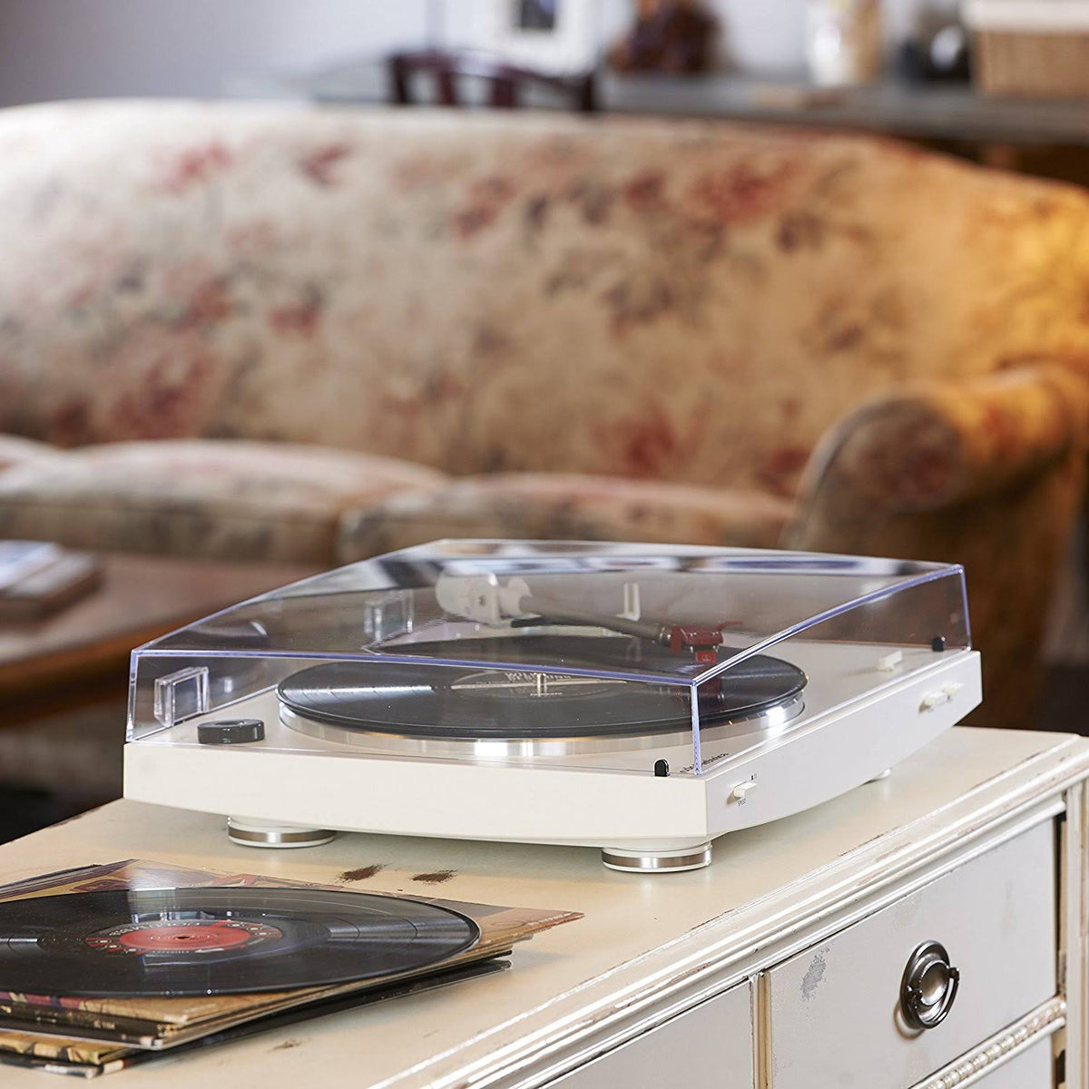 White Turntable U83324