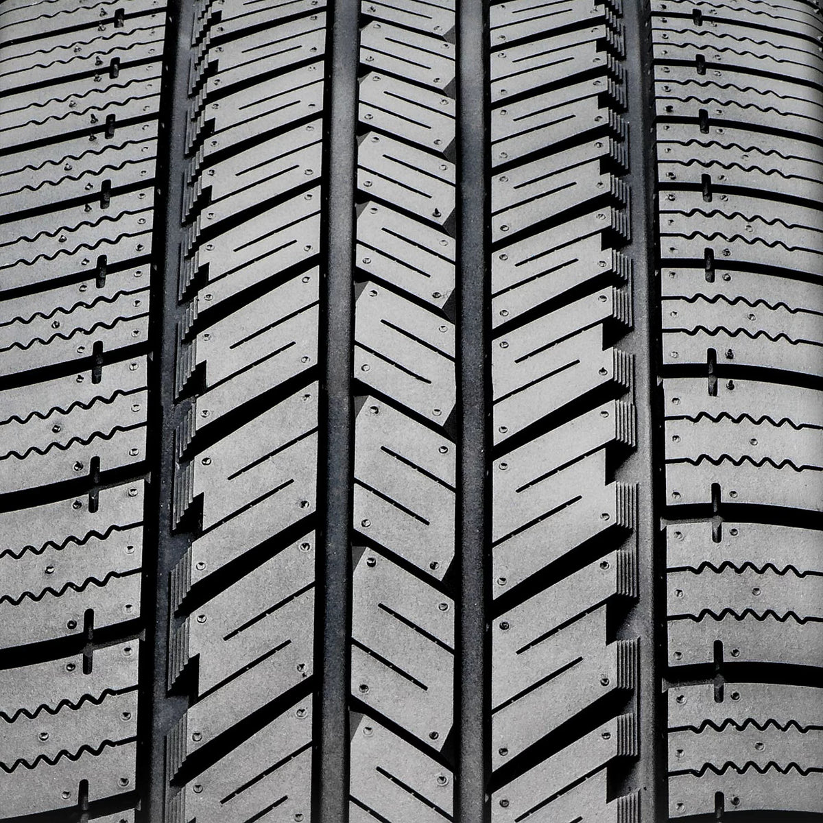 275/60R20 115S All Season Light Truck Tire Q1594