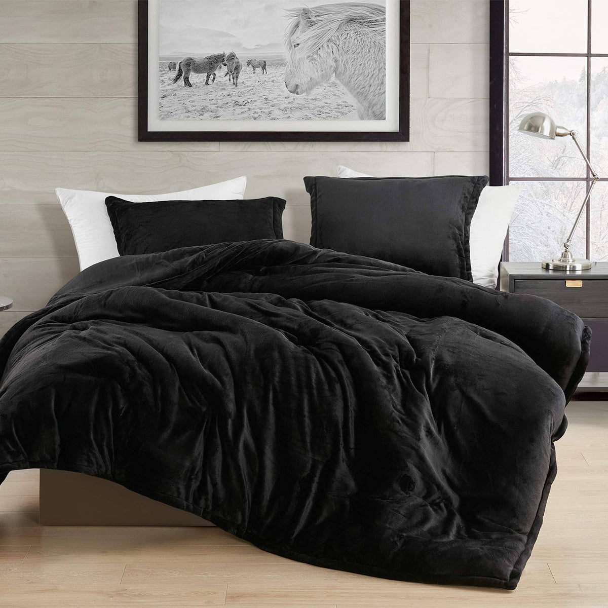 Oversized King Black Comforter U52349
